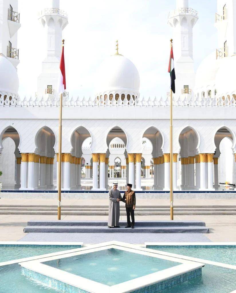 Potret Presiden Joko Widodo dengan Sheikh Mohammed bin Zayed Al Nahyan (instagram.com/jokowi)