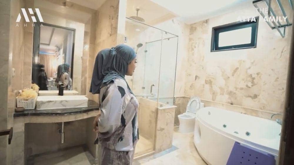 kamar Aurel di rumah Cinere (YouTube.com/Atta Halilintar)