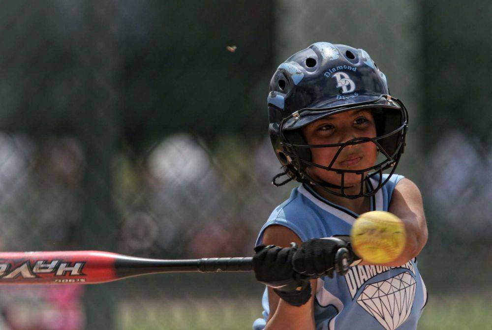ilustrasi bermain softball (pixabay.com/Keithjj)