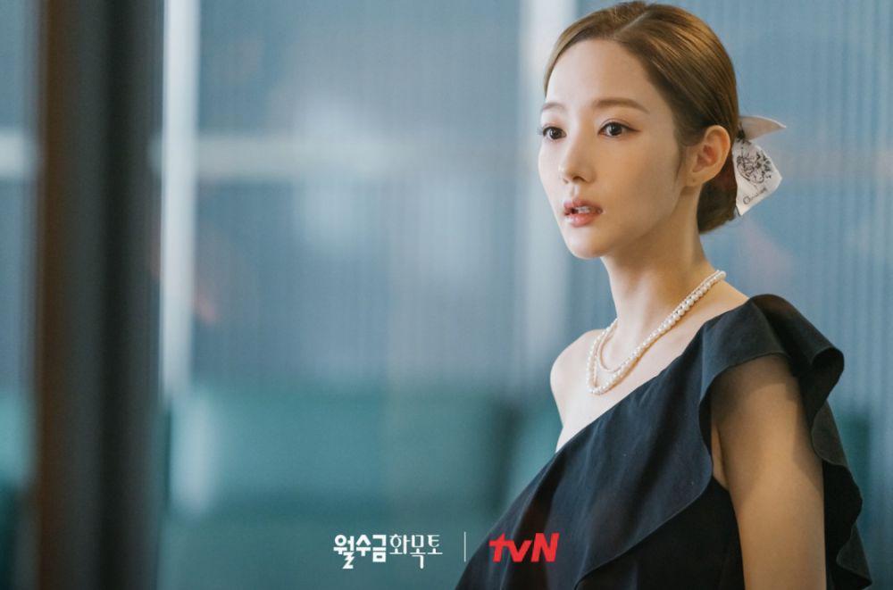 9 Harga Sepatu Park Min Young di Love in Contract, Fantastis!