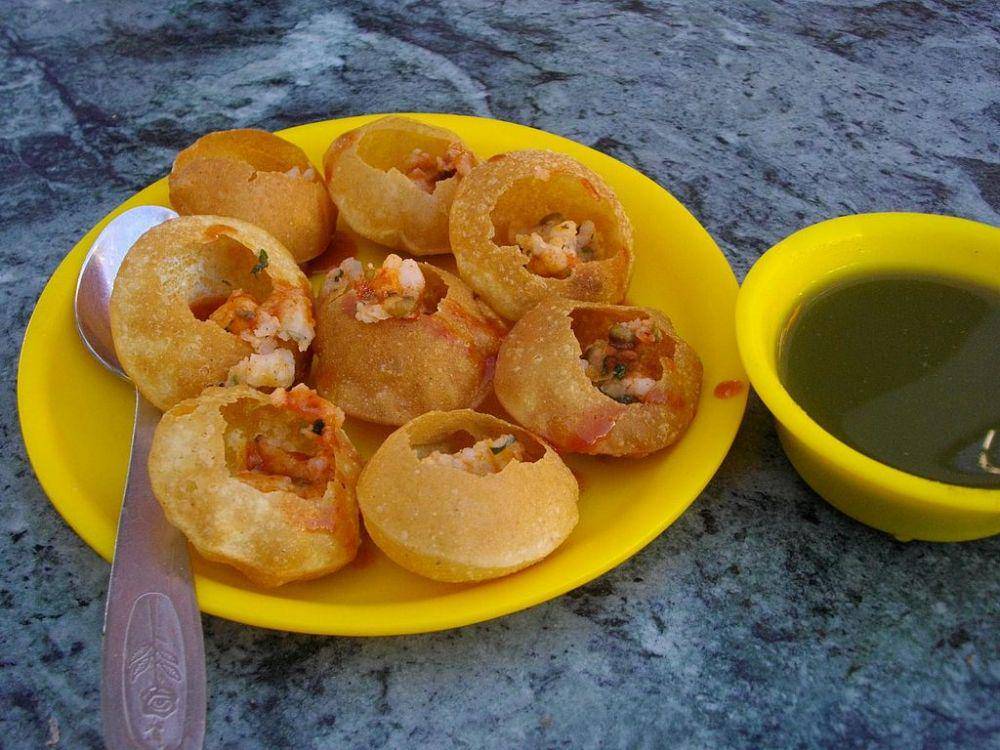 pani puri (commons.wikimedia.org/Yusuke Kawasaki)