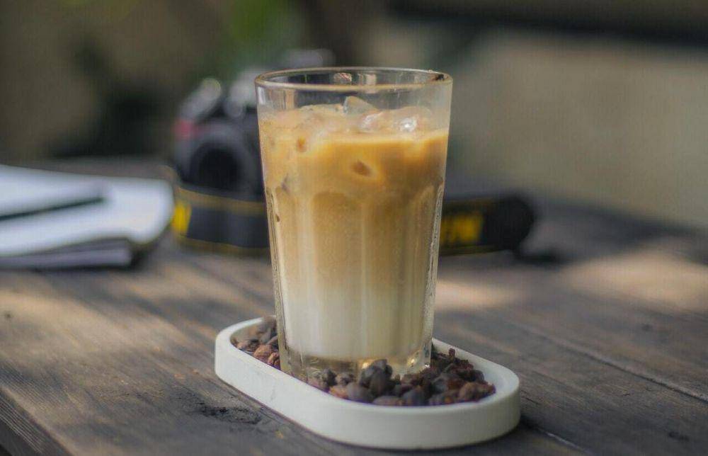 ilustrasi oatmilk latte (pexels.com/Sultan Basmallah)