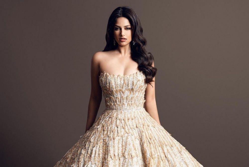 9 Potret Haarnaz Sandhu Miss Universe 2021 Pakai Gaun, bak Puteri Raja