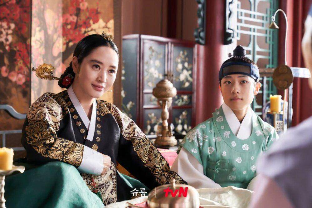 cuplikan drama Under The Queen's Umbrella (instagram.com/tvn_drama)