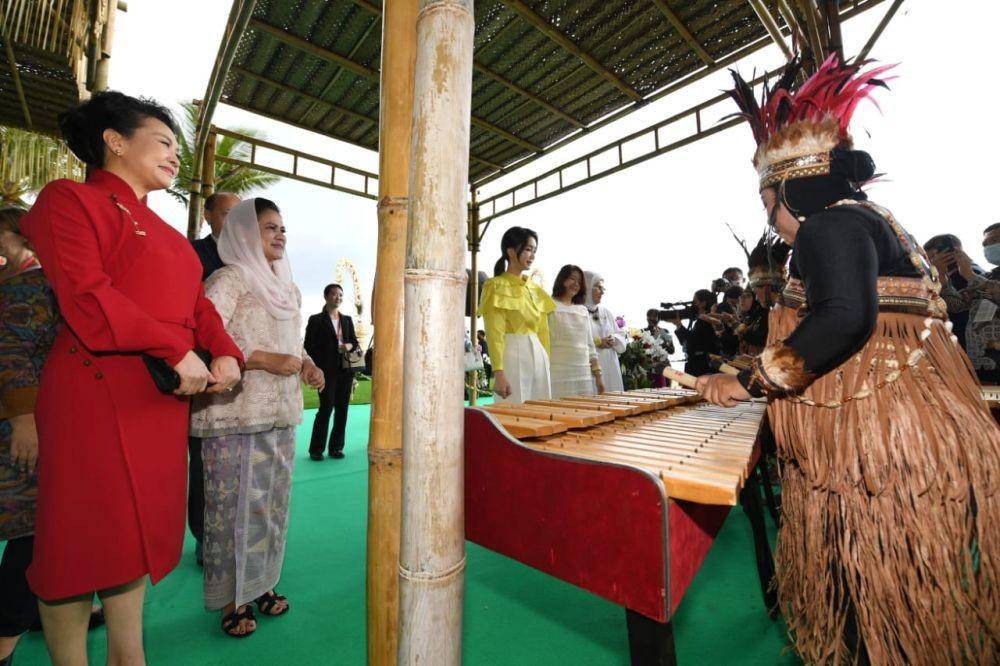 Iriana Ajak Pendamping Pemimpin G20 Lihat Kearifan Lokal RI (dok. Sekretariat Presiden)