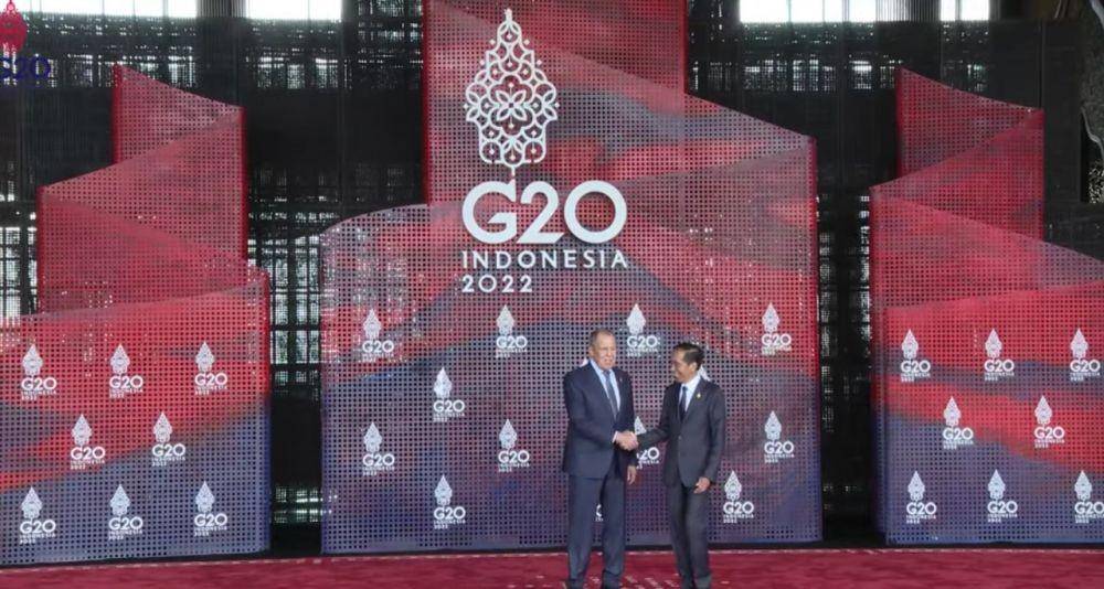 Presiden RI Joko Widodo dan Menteri Luar Negeri Rusia Sergey Lavrov. (youtube.com/Sekretariat Presiden)