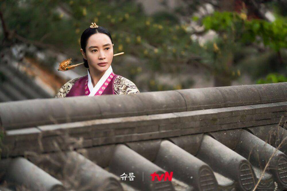 cuplikan drama Under The Queen's Umbrella (instagram.com/tvn_drama)