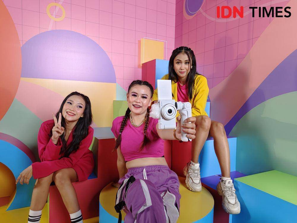 peragaan swafoto menggunakan ZV-1F (IDN Times/Alfonsus Adi Putra)