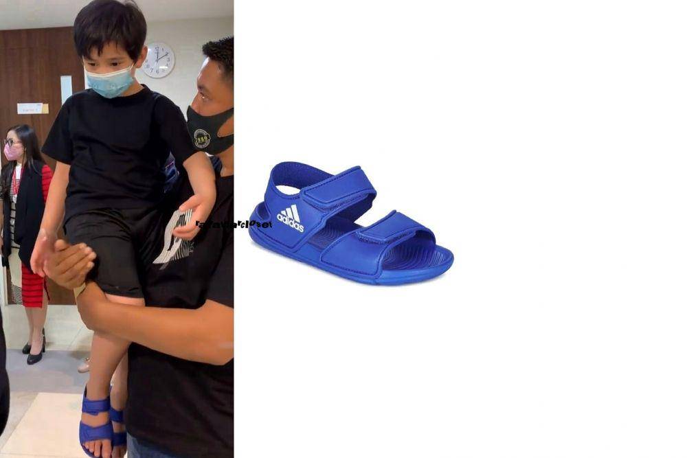 Rafathar memakai sandal dari merk Adidas (instagram.com/rafatharcloset)