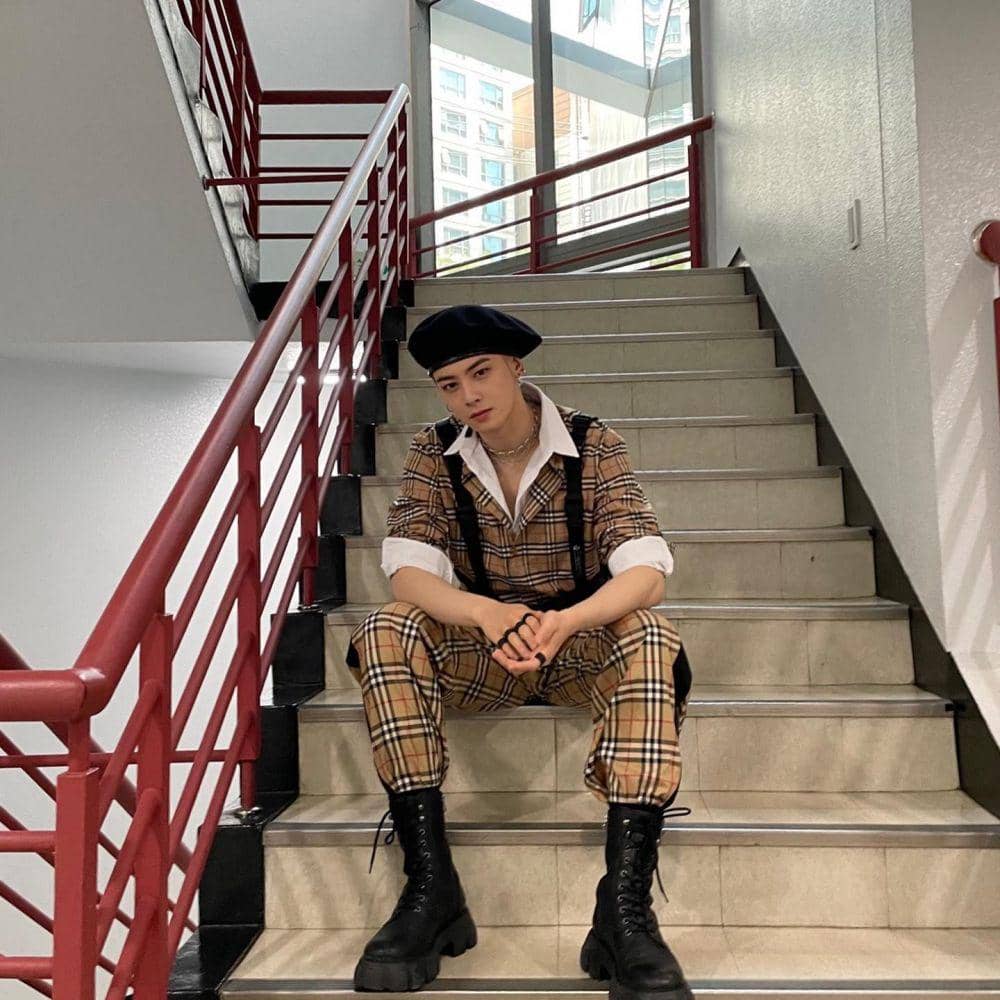 Cha Eun Woo (instagram.com/eunwo.o_c)