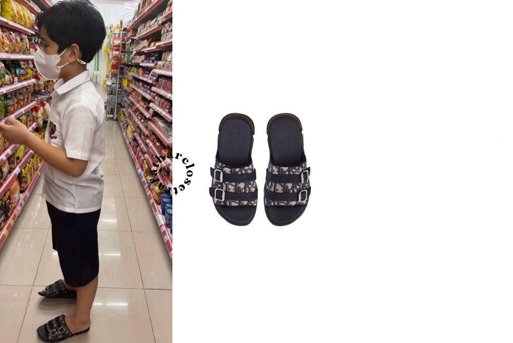 Rafathar memakai sandal dari merk Dior (instagram.com/rafatharcloset)