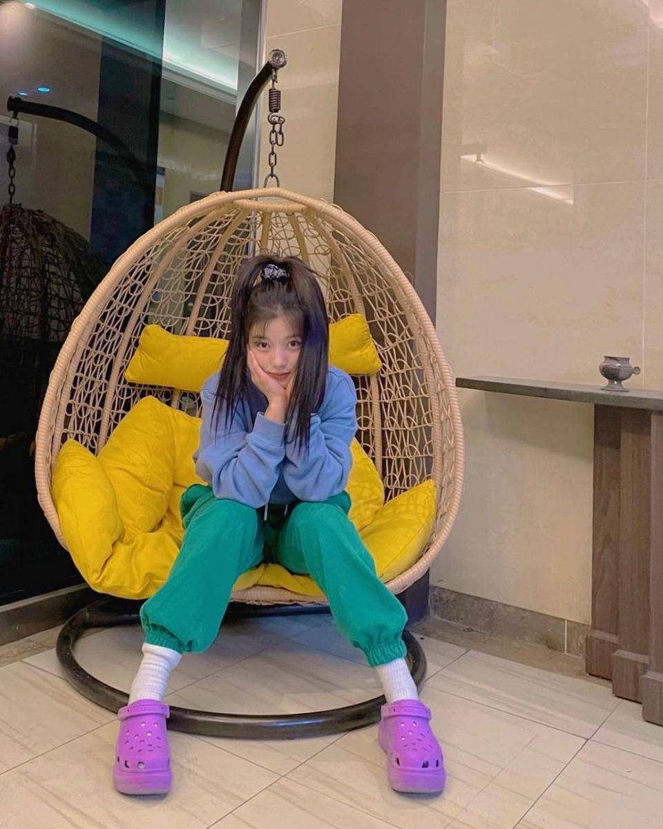 ide outfit Kim Yoo Jung (Instagram.com/you_r_love)