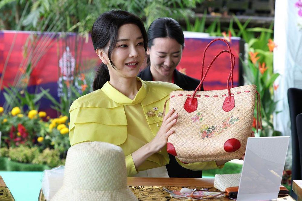 Biodata dan Profil Kim Keon Hee Istri Presiden Korea Selatan