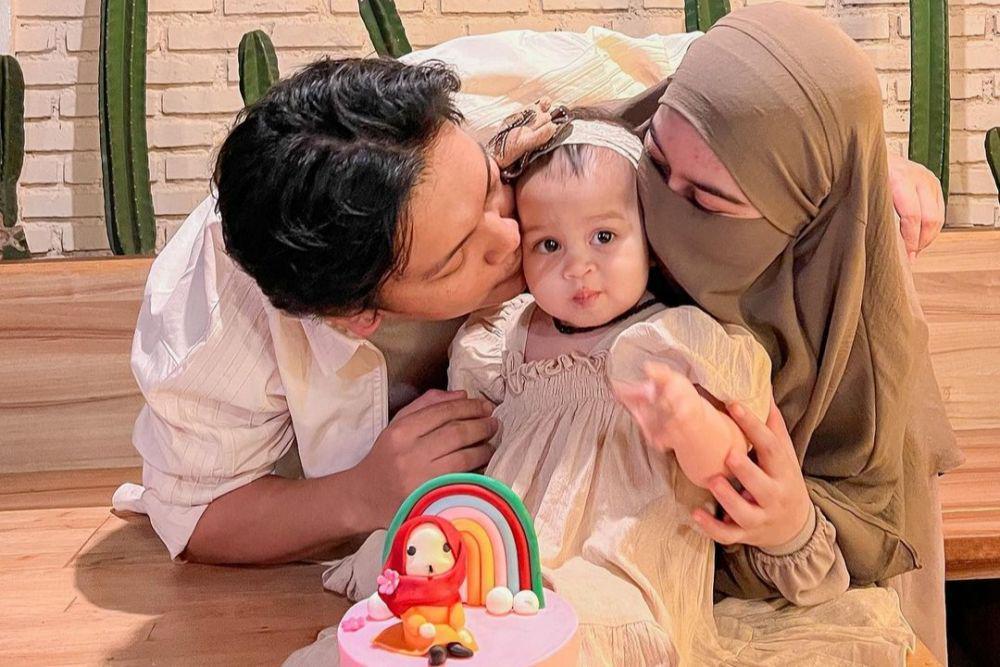 9 Potret Zakia Anak Natta Reza di Ulang Tahun Pertama, Makin Gemas!