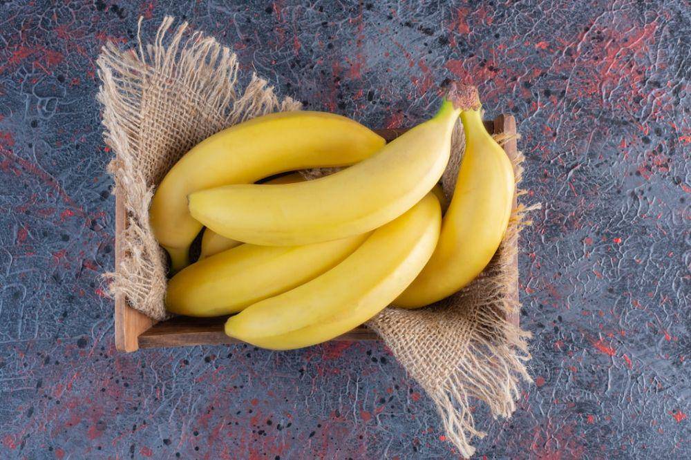 ilustrasi pisang (freepik.com/azerbaijan_stockers)