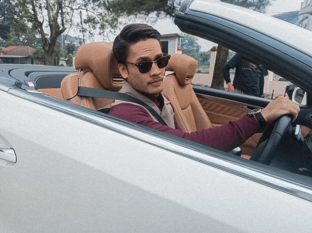10 Film dan Serial yang Dibintangi Randy Pangalila, Terbaru Sri Asih!