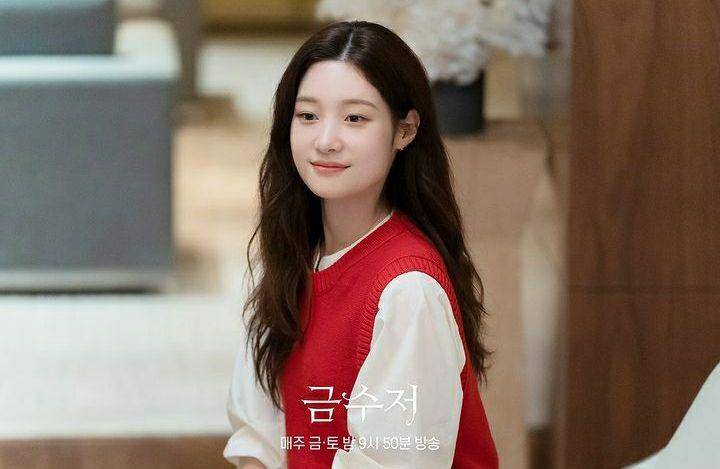 Jung Chaeyeon di The Golden Spoon (instagram.com/mbcdrama_now)