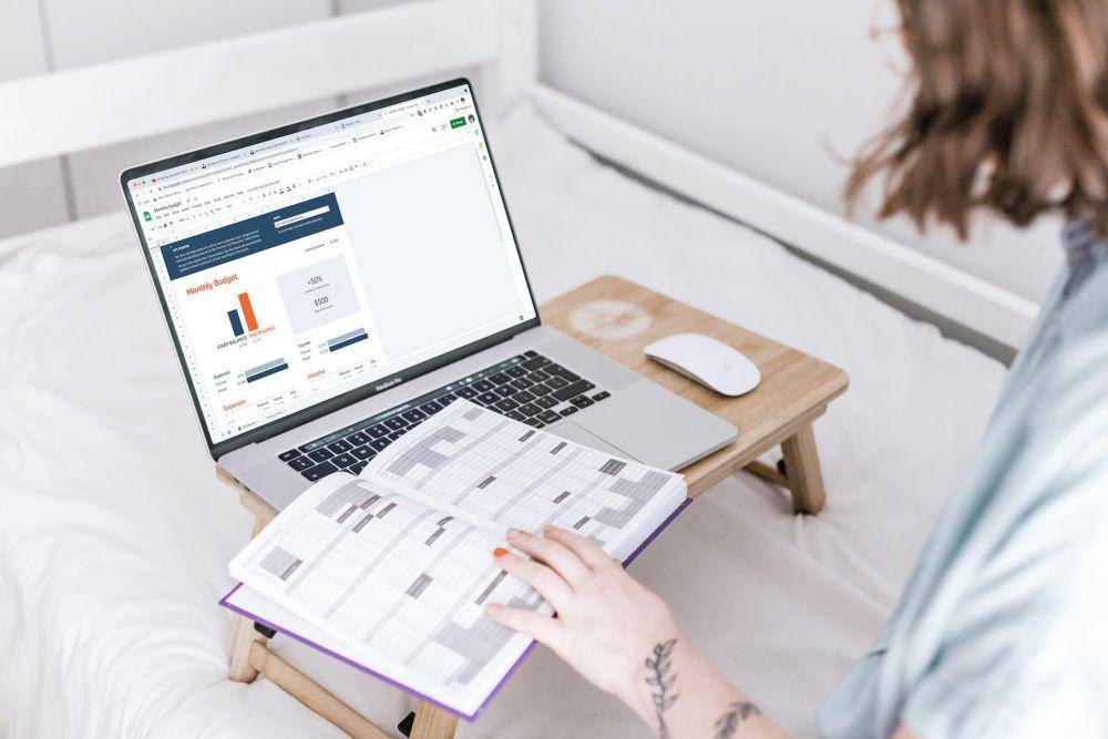 ilustrasi menganggarkan keuangan (Unsplash.com/Sincerely Media)