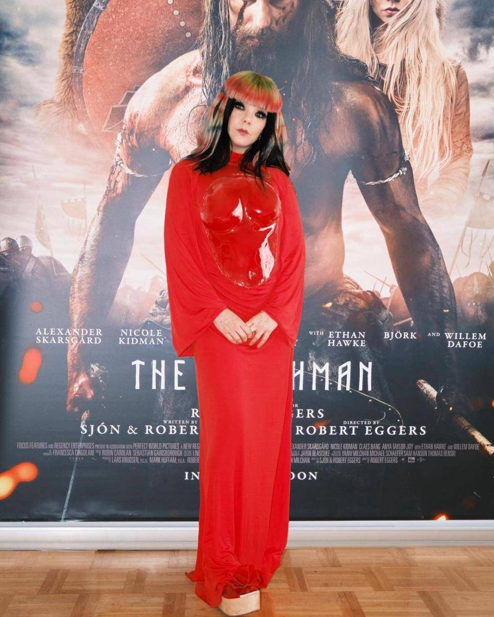 Björk (instagram.com/bjork)