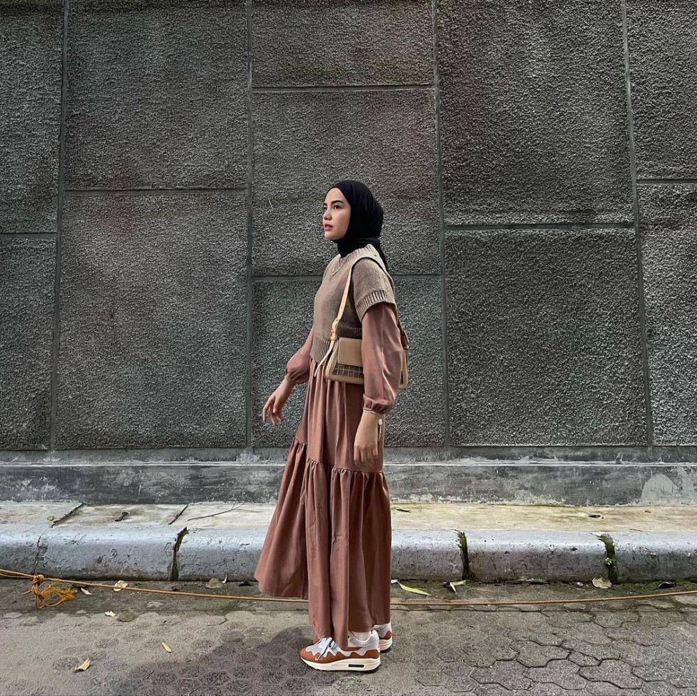 ide OOTD warna cokelat (instagram.com/viaazulviani)