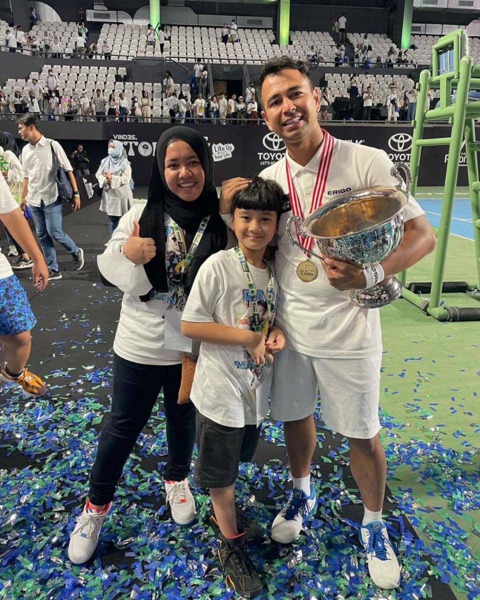 Raffi Ahmad dan buah hati (instagram.com/shela_lala96)