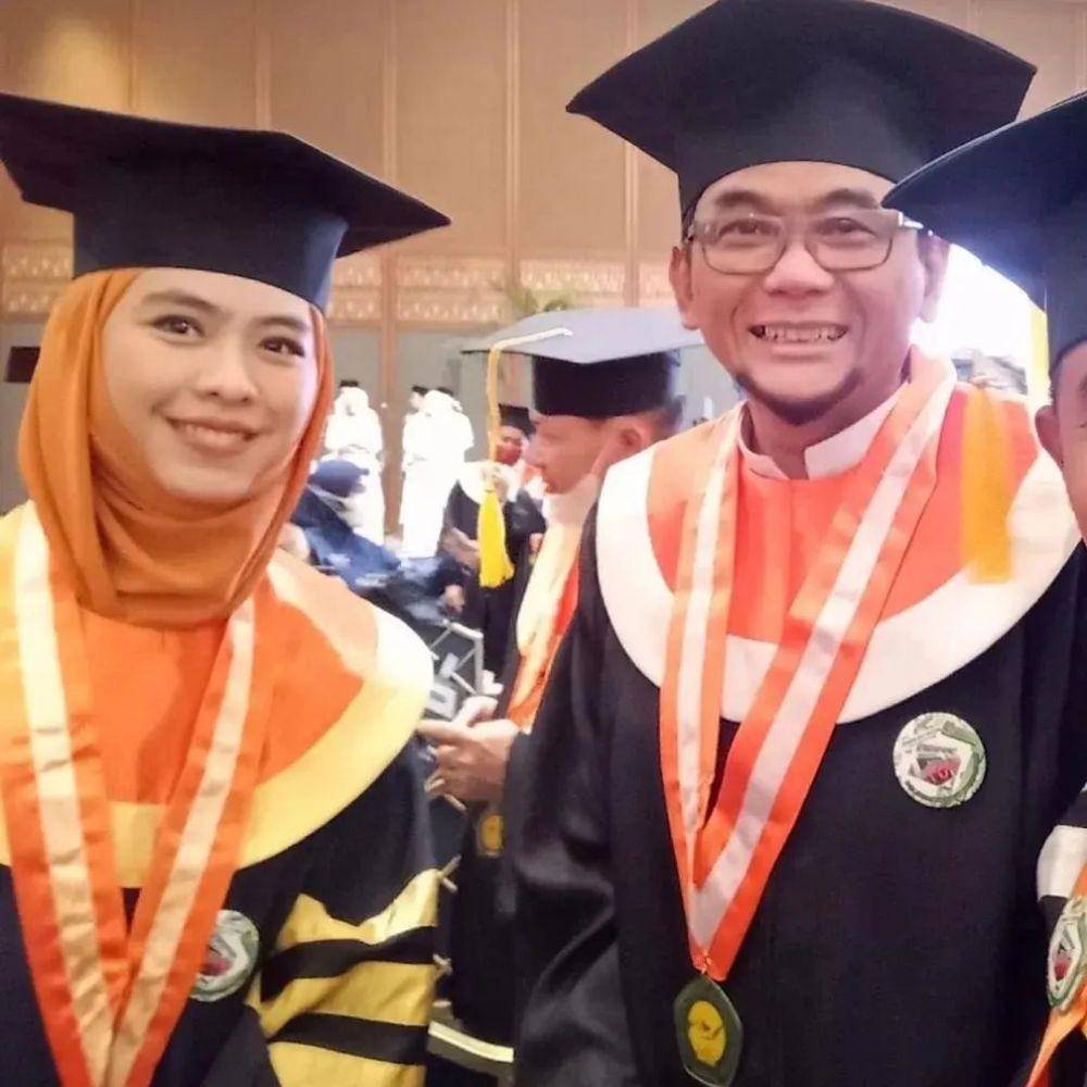 potret wisuda Oki Setiana Dewi (instagram.com/subkialbughury_)