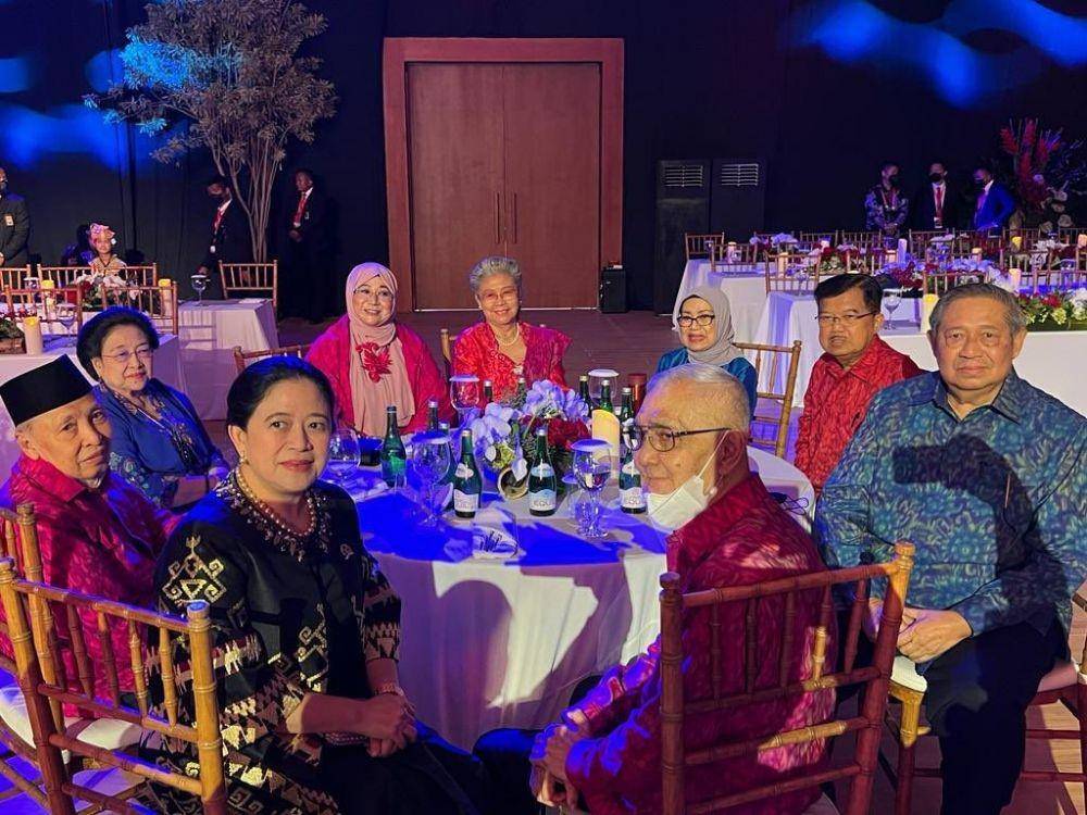 Wali Kota Solo, Gibran Rakabuming Raka unggah foto bareng Anies sandingkan dengan acara KTT G20. (twitter.com/gibran_tweet)