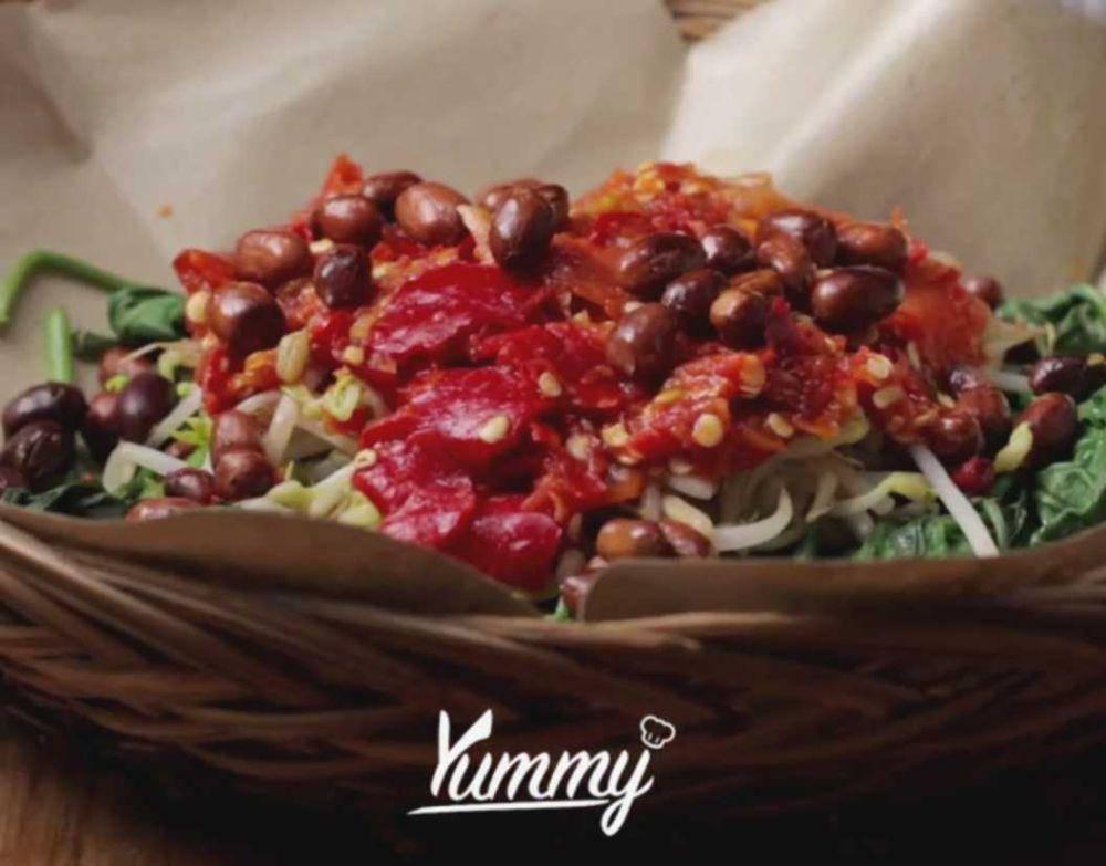 plecing kangkung (yummy.co.id)