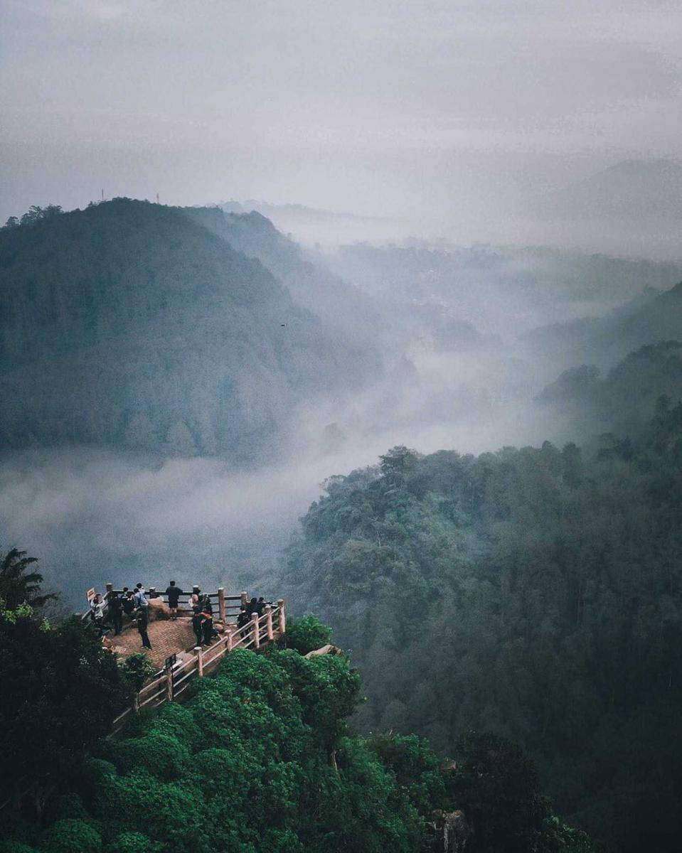 Tebing Keraton (instagram.com/riefbagja)