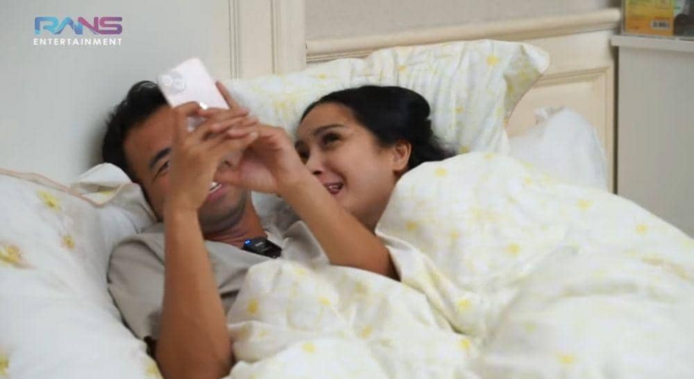 9 Momen Nagita Puji Raffi Setinggi Langit saat Pillow Talk Romantis