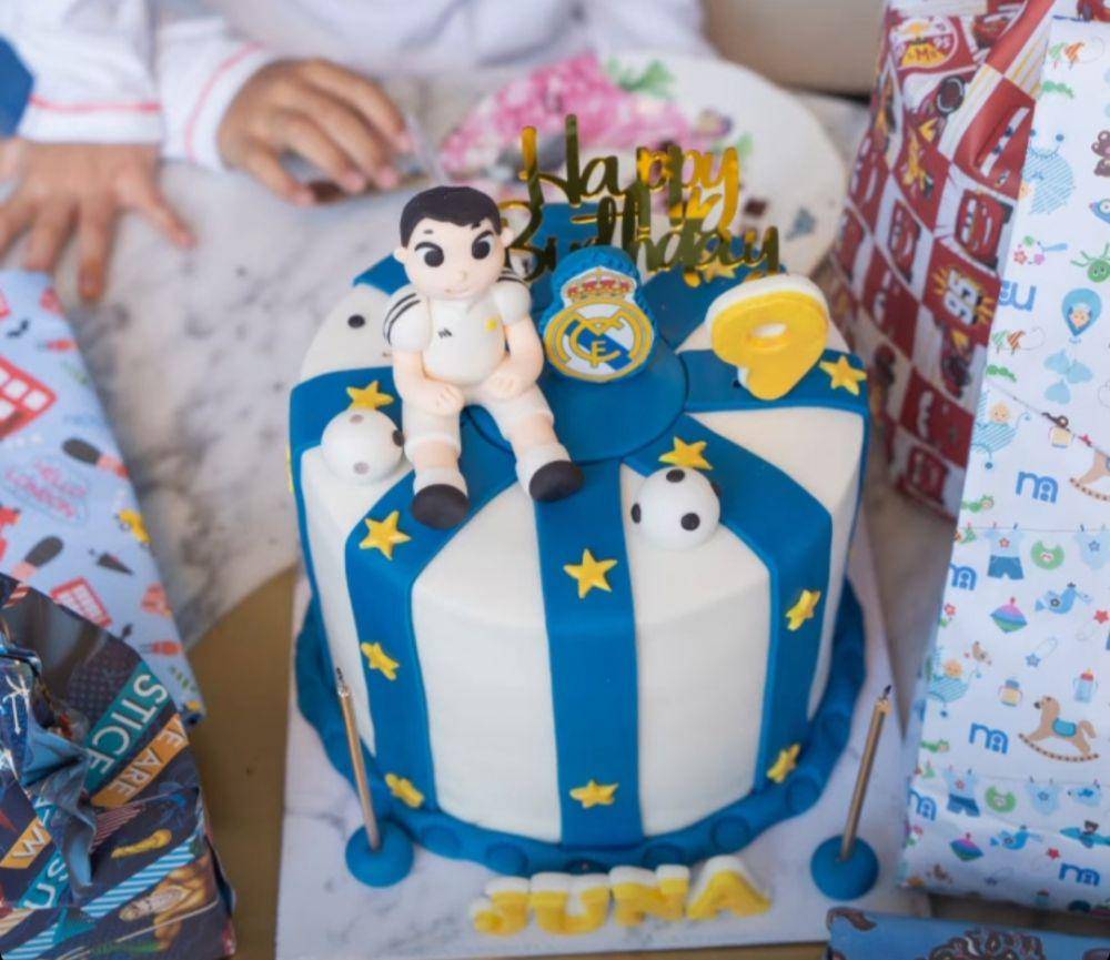 Kue ulang tahum Juna (instagram.com/titi_kamall)