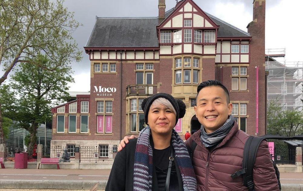 9 Potret Seru Ernest Prakasa dan Meira Liburan ke Luar Negeri