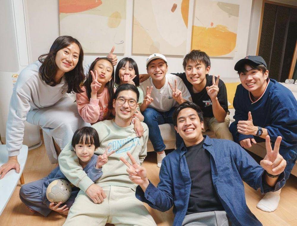 Kimbab Family bersama Waseda Boys (instagram.com/kimbabfamily.official)