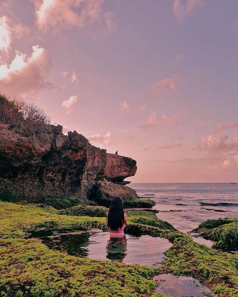 Pantai Honeymoon (instagram.com/ririnaryandani)