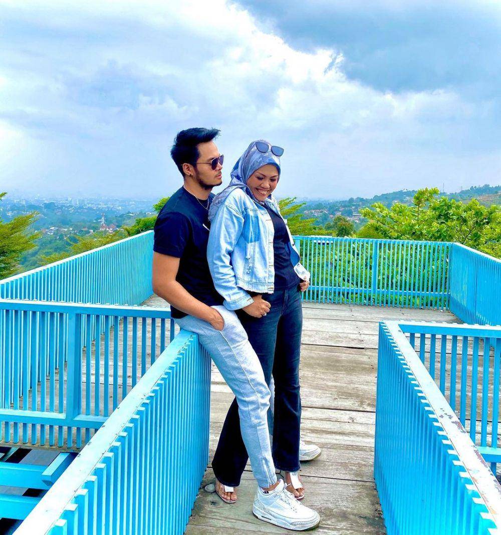 potret kenangan Elly Sugigi dan Aher (instagram.com/aher_official)