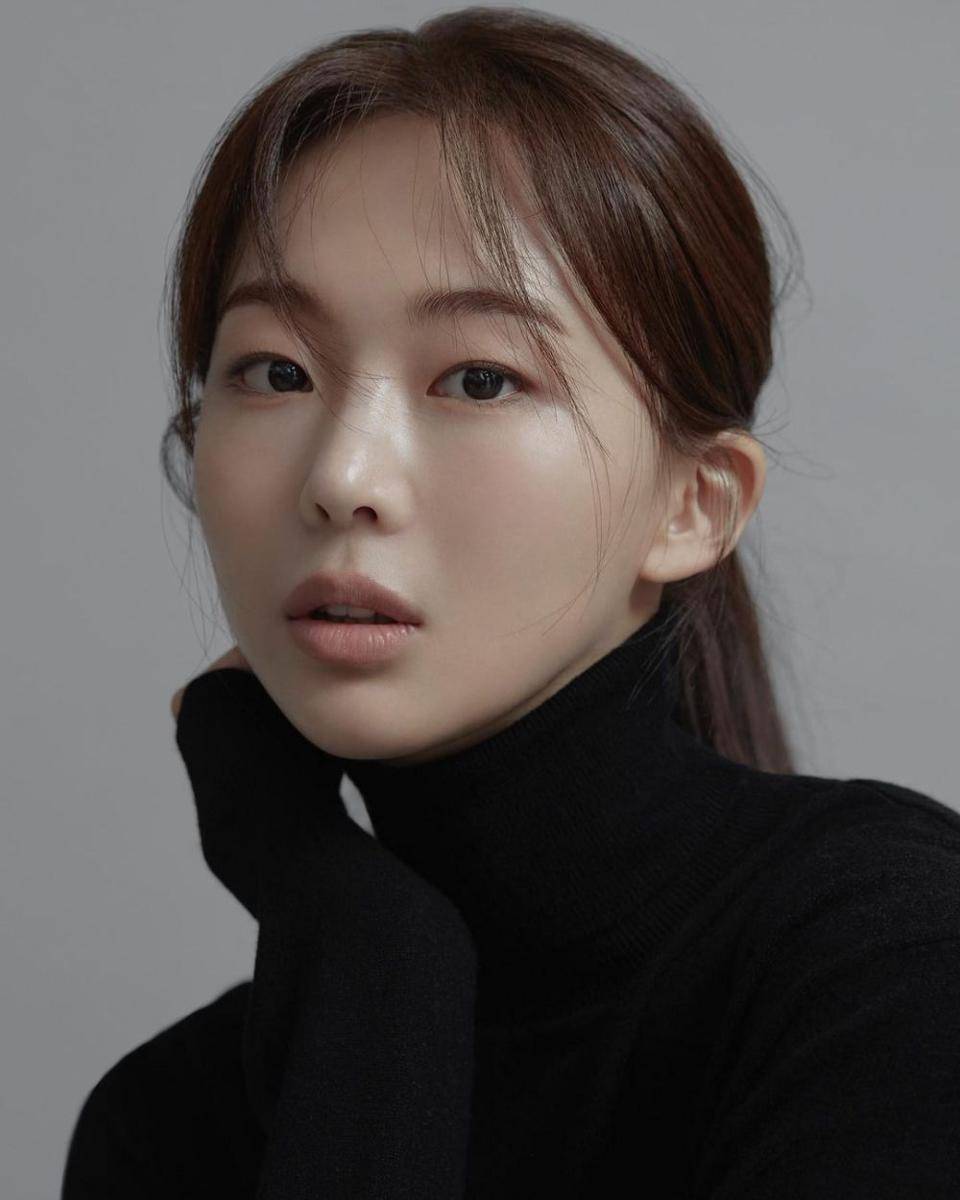 Geum Sae Rok (instagram.com/goldnewrok)
