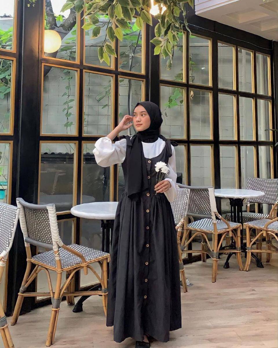 inspirasi padu padan blouse ala Putri Zarkasya (instagram.com/kasyaaptr)