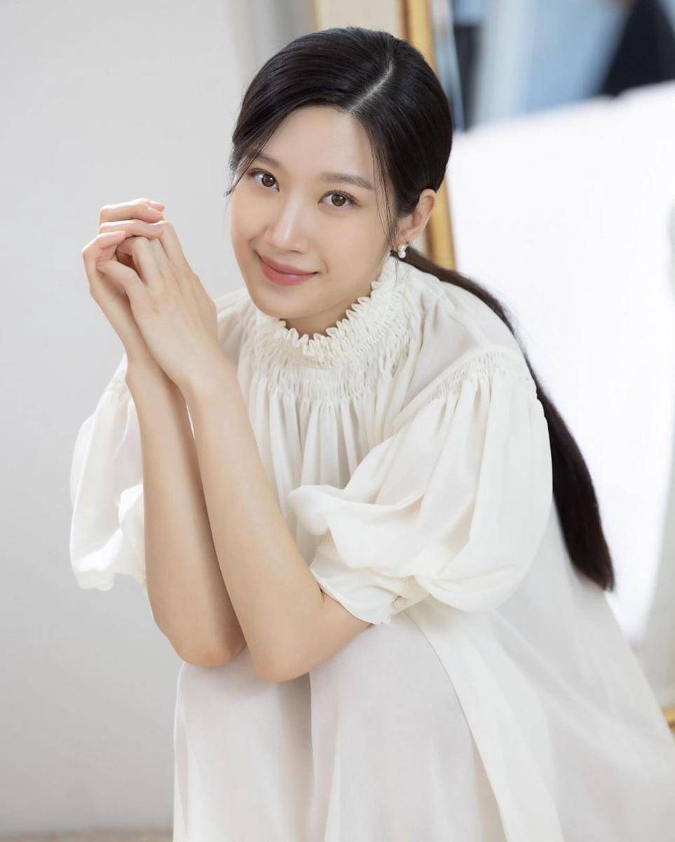 Moon Ga Young (instagram.com/keyeastofficial)