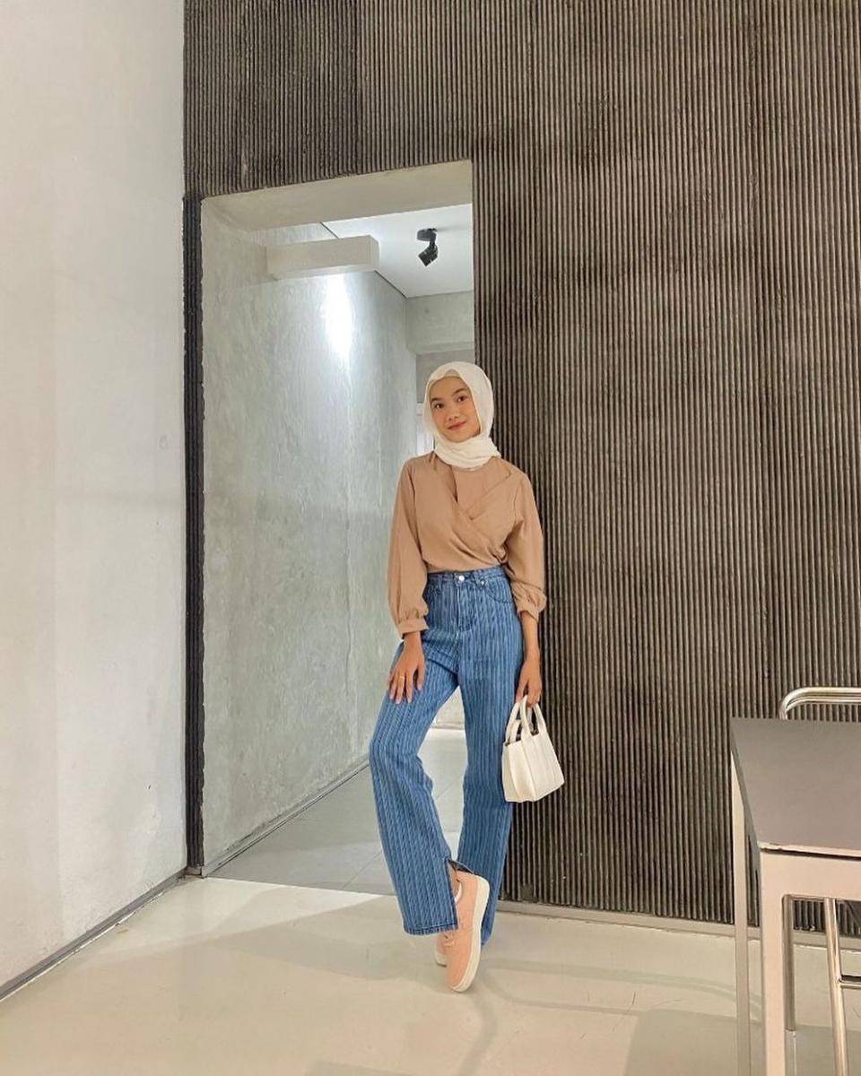 inspirasi padu padan blouse ala Putri Zarkasya (instagram.com/kasyaaptr)