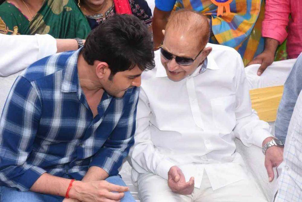 Mahesh Babu dan ayah (instagram.com/urstrulymahesh)