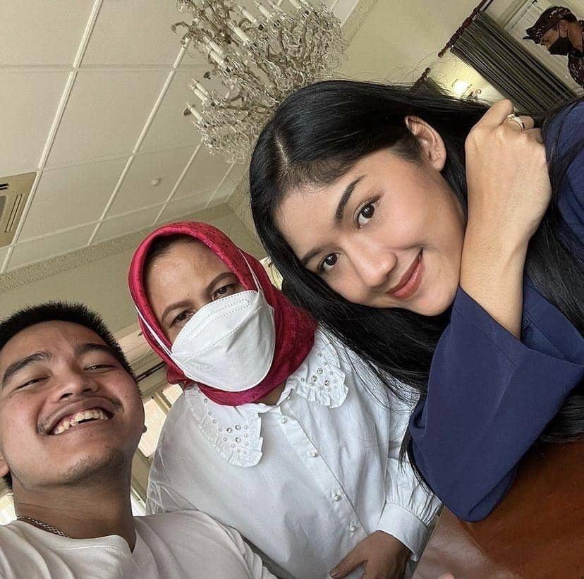 Selfie Kaesang, Iriana, dan Erina. (instagram.com/@iriana.jokowi_)