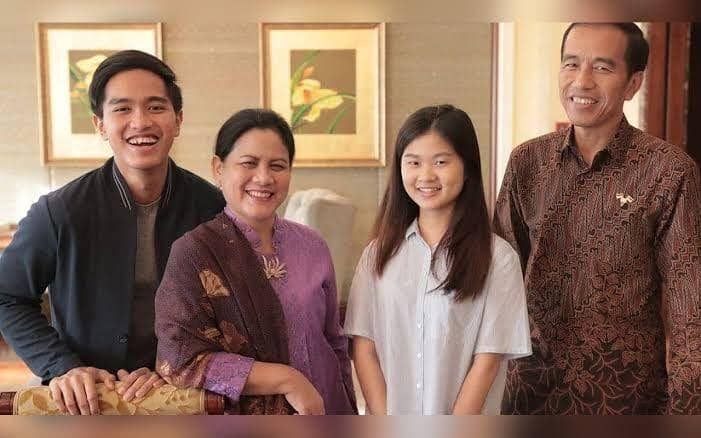 Potret Kaesang, Ibu Iriana, Felicia, dan Jokowi. (instagram.com/@feli.ciakaesang)