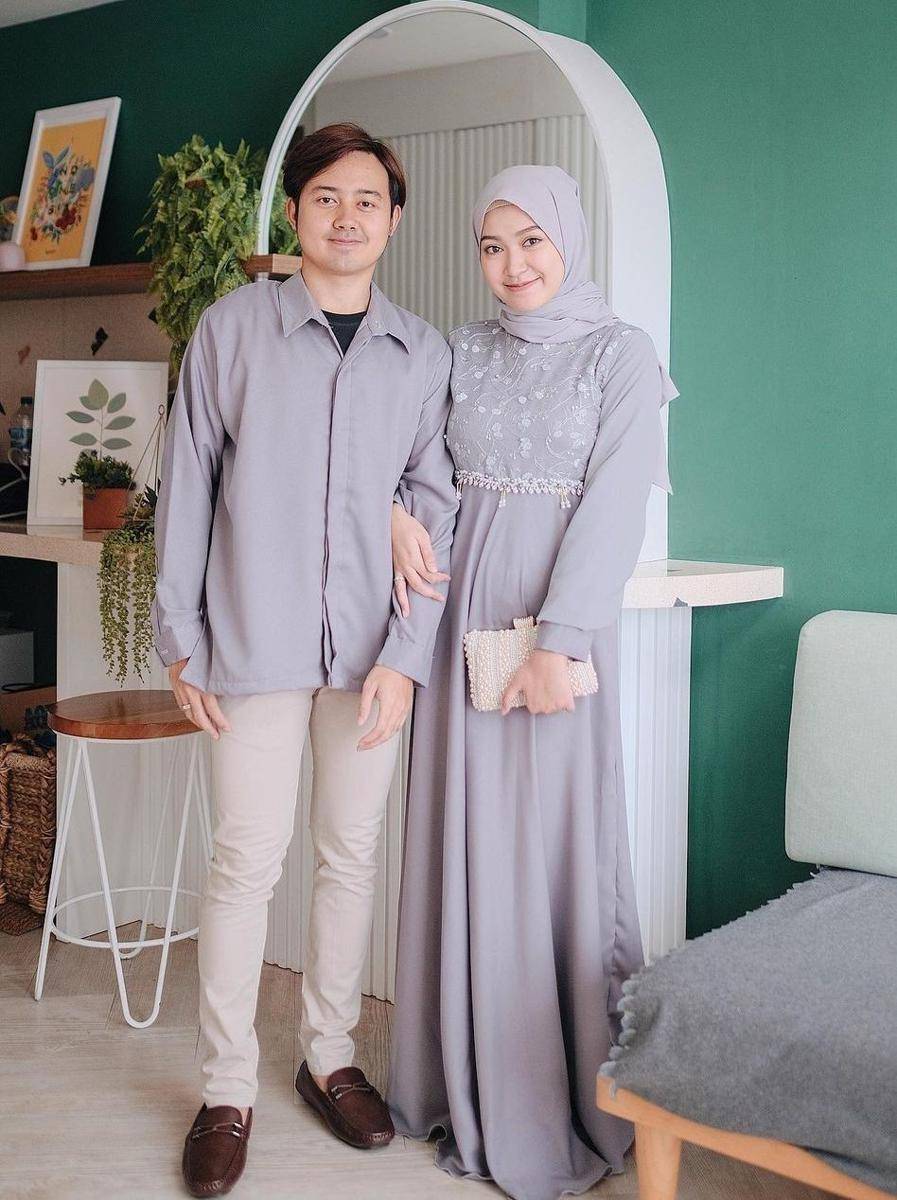 OOTD couple Sari Endah Pratiwi (instagram.com/saritiw)