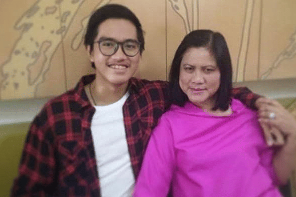 9 Potret Lengket Kaesang dan Iriana Jokowi, Siap Bela Ibunda