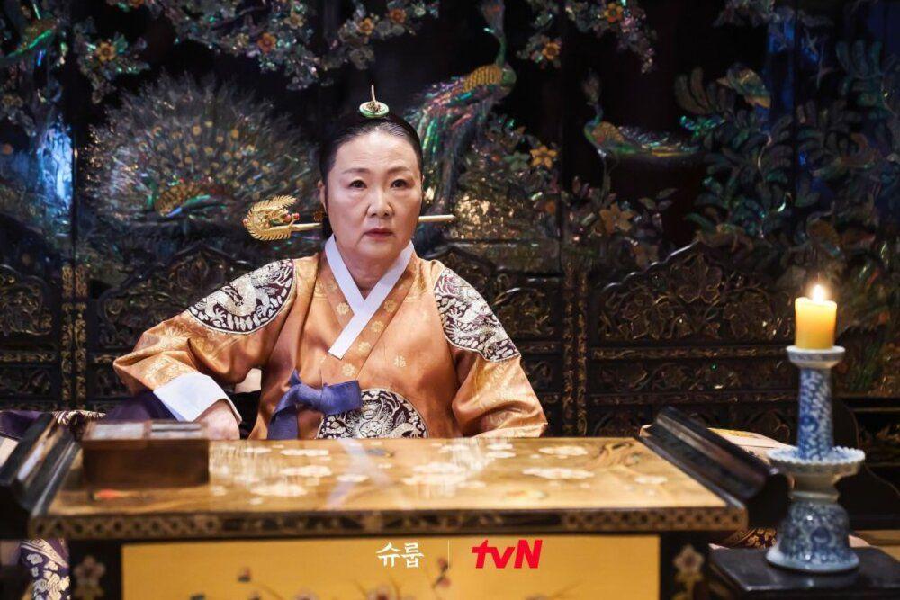 Kim Hae Sook di Under The Queen's Umbrella (instagram.com/tvn_drama)
