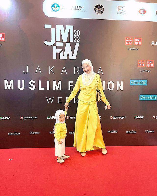 Asri Kahfi Kasura dan buah hati (instagram.com/asrikasura)