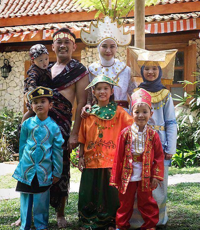 keluarga Zaskia Adya Mecca (instagram.com/zaskiadyamecca)