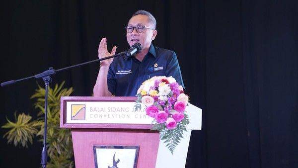 Menteri Perdagangan (Mendag), Zulkilfi Hasan (Zulhas) dalam pembukaan Franchise License Expo Indonesia (FLEI) ke-19, Jumat (18/11/2022). (dok. Kemendag)