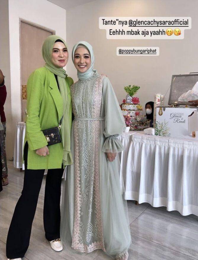 Poppy Bunga di acara siraman Glenca Chysara (youtube.com/delia_septianti)