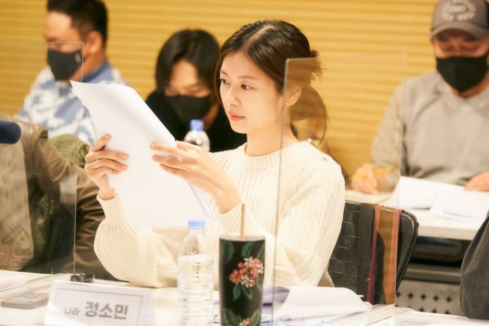 Script reading 30 Days oleh Jung So Min (instagram.com/th_company_official)